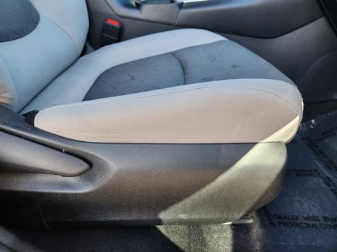 Used 2023 Toyota RAV4 XLE image 17