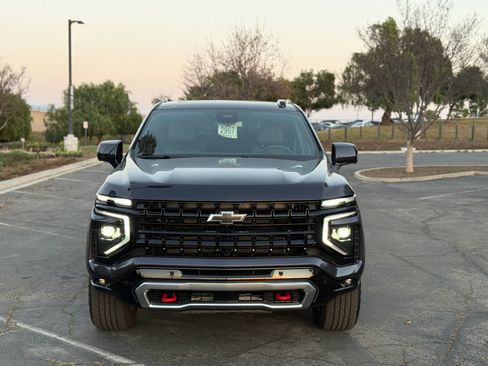 Used 2025 Chevrolet Tahoe Z71 w/ Z71 Off-Road Package image 3