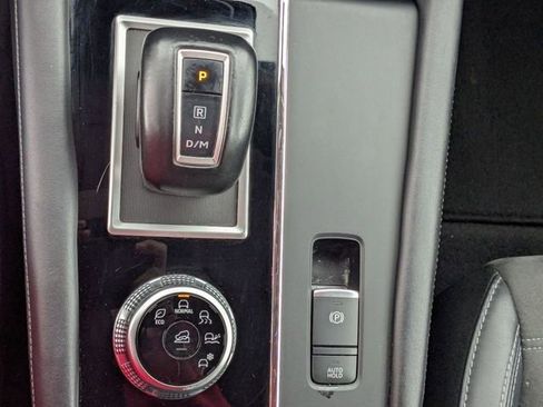Used 2024 Mitsubishi Outlander FWD image 27