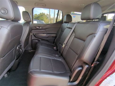 Used 2023 GMC Acadia SLT image 16