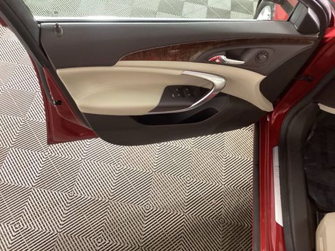Used 2013 Buick Regal Premium image 17