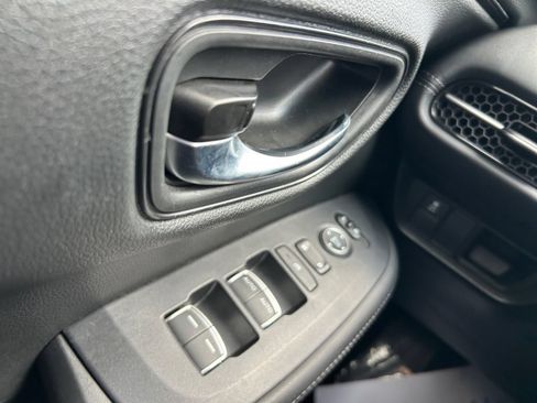 Used 2025 Honda HR-V EX-L image 21