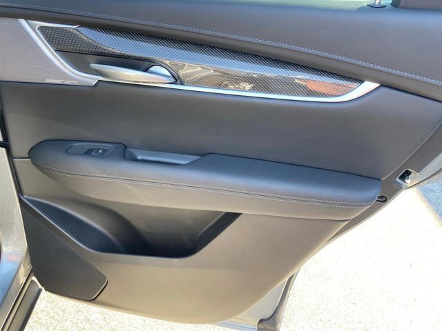 Used 2026 Cadillac XT5 Sportv w/ LPO, Floor Liner Package AWD/4WD image 39