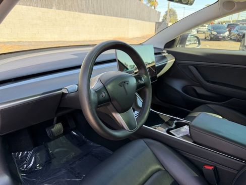 Used 2020 Tesla Model 3 Standard Range Plus image 8