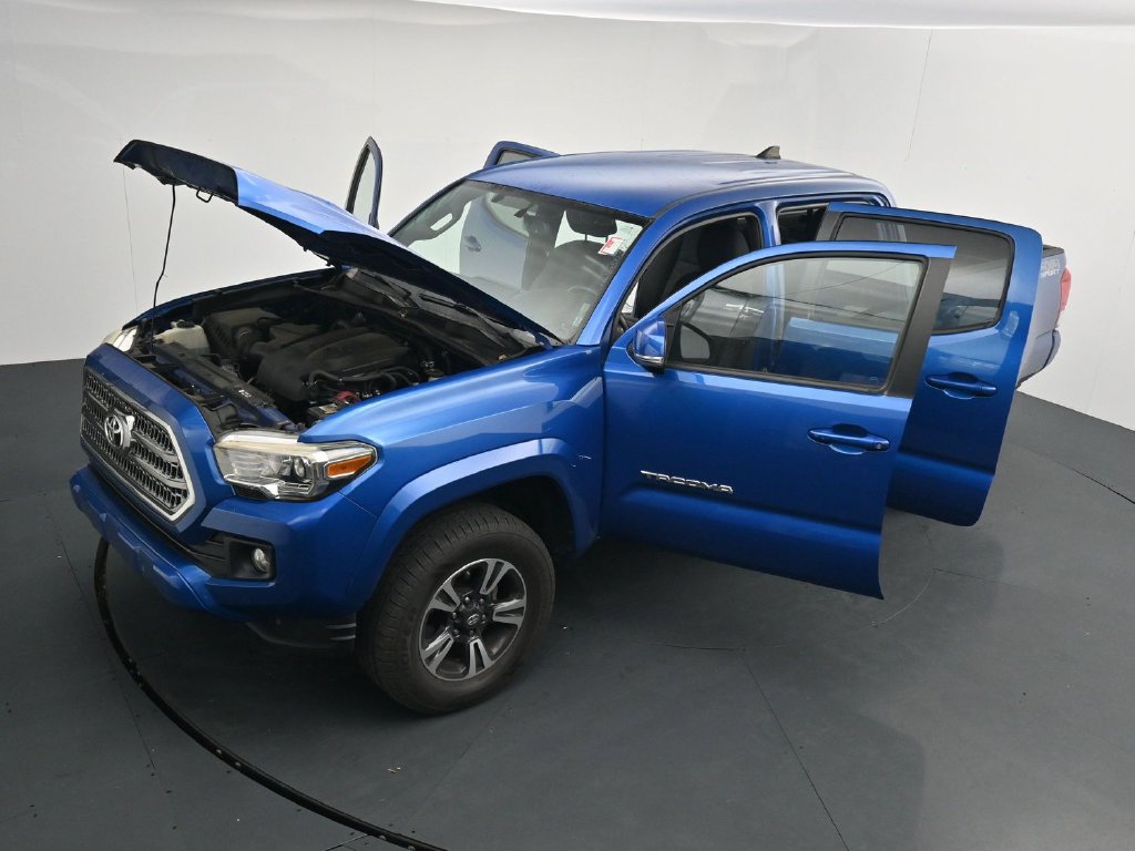 Used 2016 Toyota Tacoma TRD Sport w/ Towing Package AWD/4WD image 26