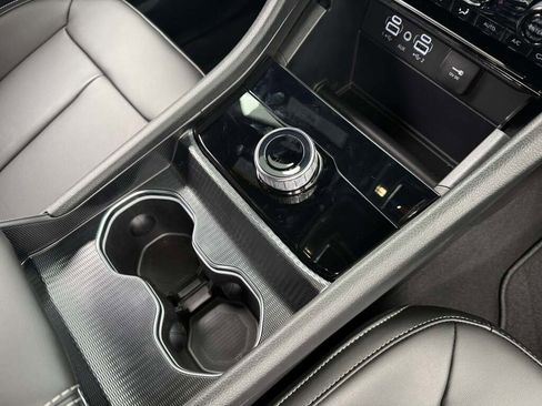 New 2025 Jeep Grand Cherokee Limited w/ Black Appearance Package image 23