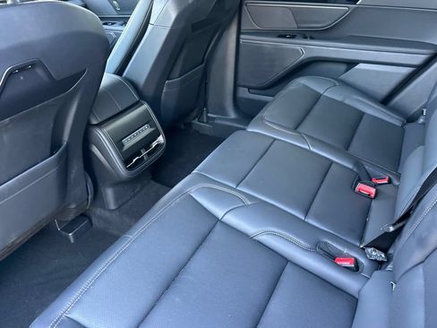 Used 2026 Lincoln Nautilus Premier AWD/4WD image 4