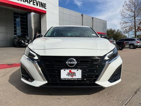 Used 2025 Nissan Altima 2.5 SV image 4