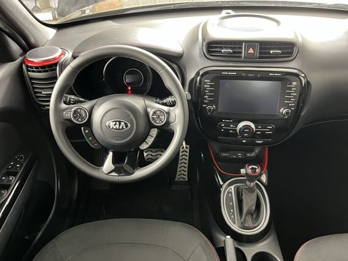 Used 2015 Kia Soul + image 12
