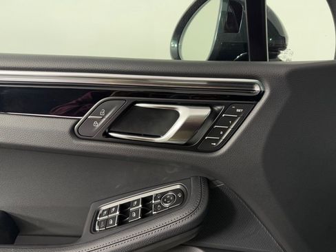 Certified 2026 Porsche Macan image 22