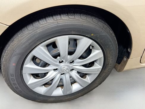 Used 2012 Toyota Corolla LE image 14