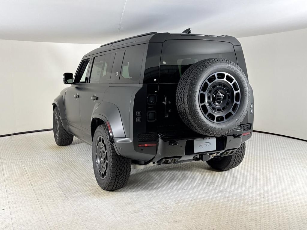 New 2026 Land Rover Defender 110 OCTA AWD/4WD image 3