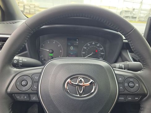 Used 2024 Toyota Corolla SE w/ SE Package image 31