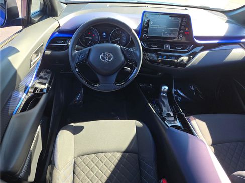 Used 2021 Toyota C-HR XLE image 21