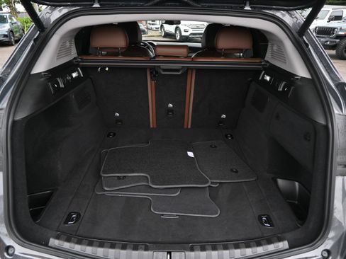 Used 2018 Alfa Romeo Stelvio AWD image 29