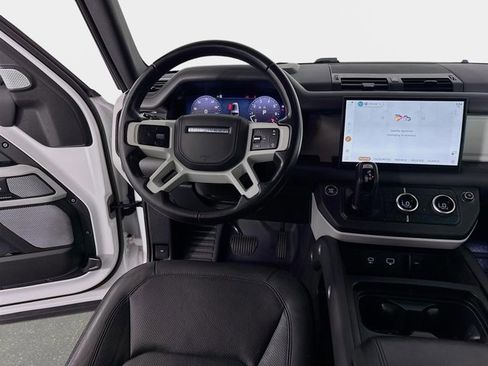 Used 2023 Land Rover Defender 130 SE image 25