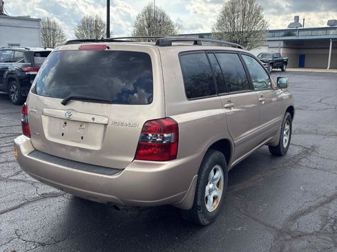 Used 2005 Toyota Highlander 4WD image 11