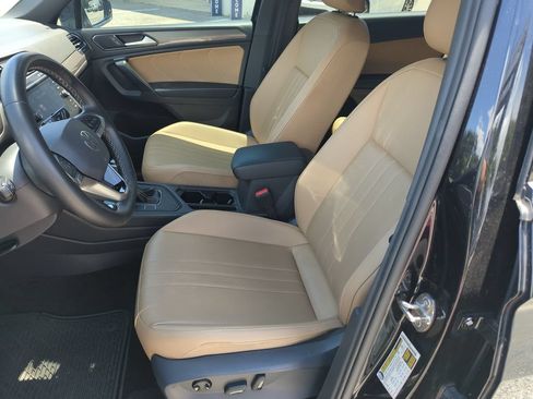 Used 2023 Volkswagen Tiguan SE FWD image 12