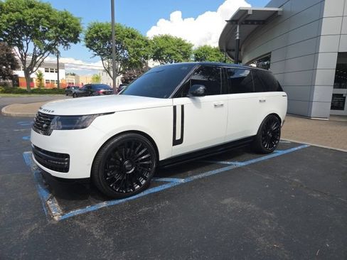 Used 2025 Land Rover Range Rover Long Wheelbase SE AWD/4WD image 5
