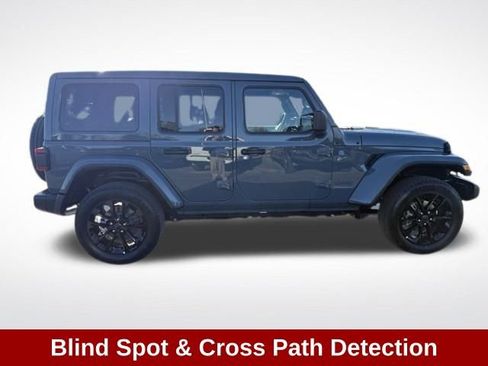 Used 2025 Jeep Wrangler Unlimited Sahara w/ Safety Group image 7
