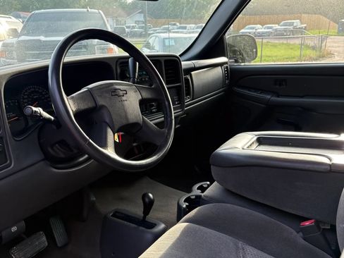 Used 2004 Chevrolet Silverado 1500 LS w/ Light Duty Power Package AWD/4WD image 36