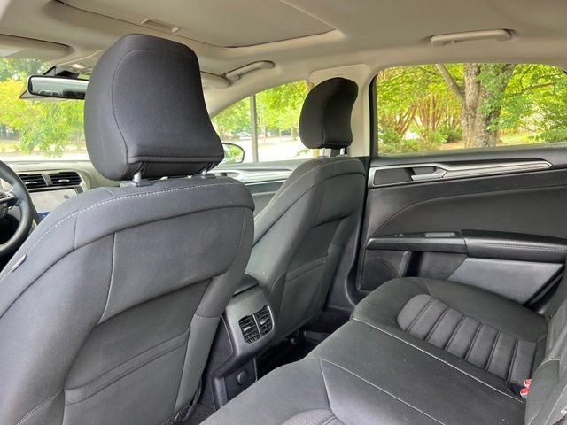Used 2019 Ford Fusion SE AWD/4WD image 14
