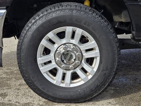 Used 2018 Ford F250 XLT w/ FX4 Off-Road Package image 11