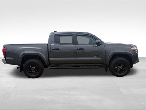 Used 2021 Toyota Tacoma SR5 RWD image 9