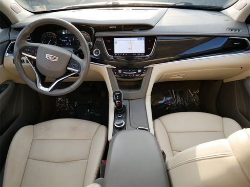 Used 2022 Cadillac XT6 Premium Luxury image 12