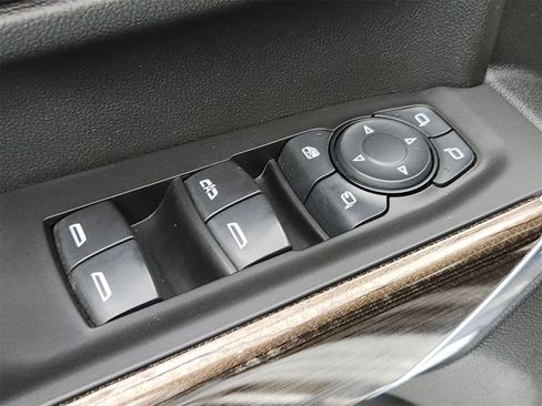 Used 2021 Chevrolet Silverado 2500 LT w/ Convenience Package image 27