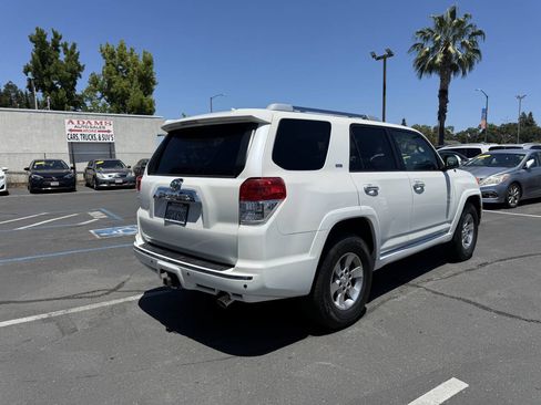 Used 2011 Toyota 4Runner SR5 w/ Convenience Pkg RWD image 2