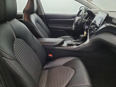 Used 2022 Toyota Camry SE image 21