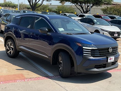 New 2026 Nissan Kicks SV image 4