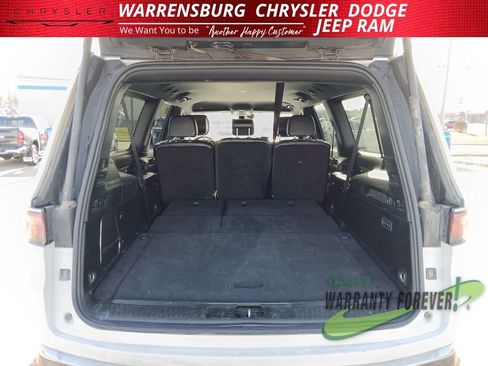 Used 2024 Jeep Wagoneer L Series II w/ Flexible Seating Group image 11