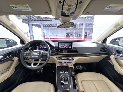 Used 2019 Audi Q5 Prestige w/ Prestige Package image 23