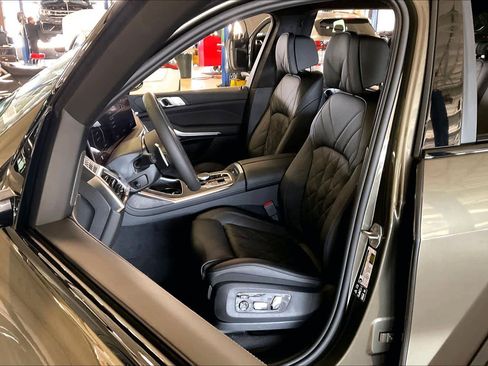 New 2026 BMW X7 xDrive40i w/ M Sport Package image 9