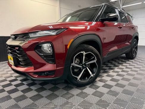 Used 2022 Chevrolet TrailBlazer RS w/ Sun and Liftgate Package FWD image 3
