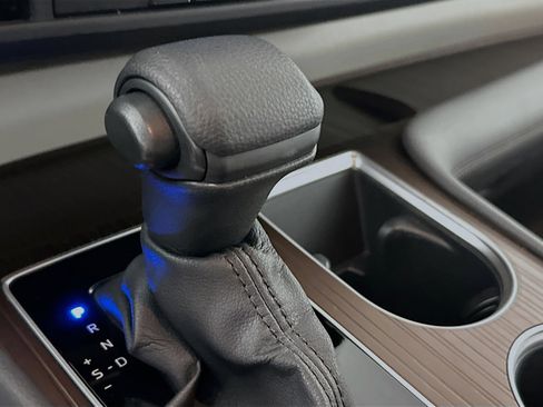 Used 2024 Toyota Sienna LE image 21