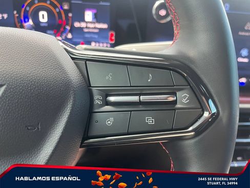 Used 2024 Chevrolet Traverse RS FWD image 20