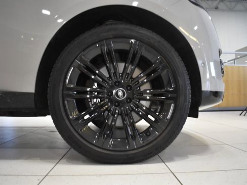 Used 2025 Land Rover Range Rover Autobiography AWD/4WD image 10