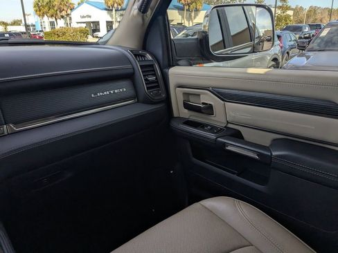 Used 2022 RAM 2500 Limited w/ Towing Technology Group image 17