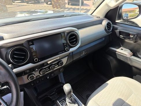 Certified 2022 Toyota Tacoma SR5 AWD/4WD image 22