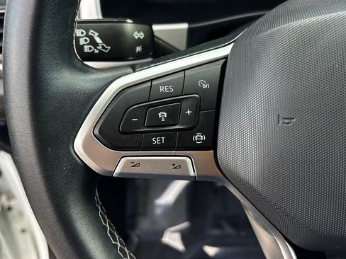 Used 2022 Volkswagen Atlas Cross Sport SE image 14