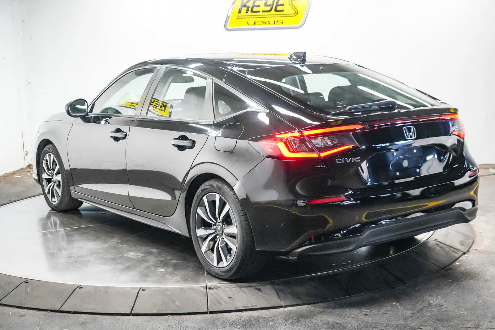 Used 2022 Honda Civic EX-L image 8