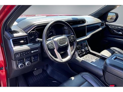 Used 2021 GMC Yukon Denali w/ Denali Ultimate Package AWD/4WD image 14