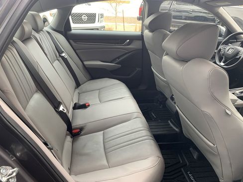 Used 2018 Honda Accord Touring image 30