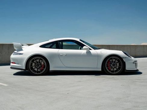 Used 2015 Porsche 911 GT3 RWD image 14