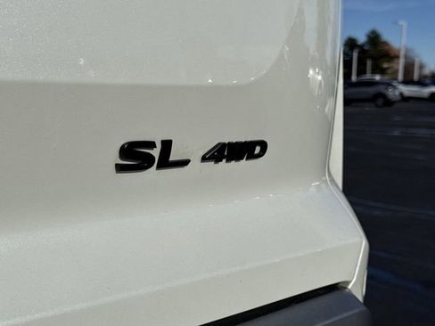 Used 2024 Nissan Pathfinder SL w/ Black Appearance Package image 19