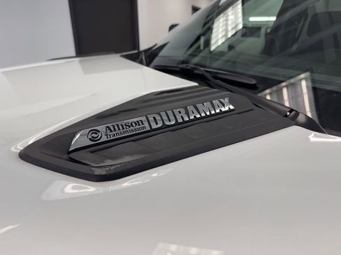 Used 2025 Chevrolet Silverado 2500 LT w/ Convenience Package image 4