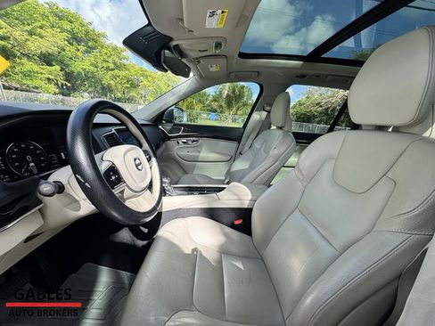 Used 2019 Volvo XC90 T5 Momentum w/ Protection Package Premier image 32